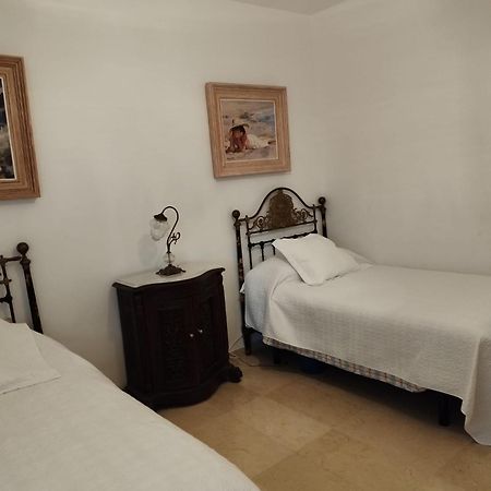 Chalet Con Piscina A 50 M De La Playa . Marbella Eksteriør bilde